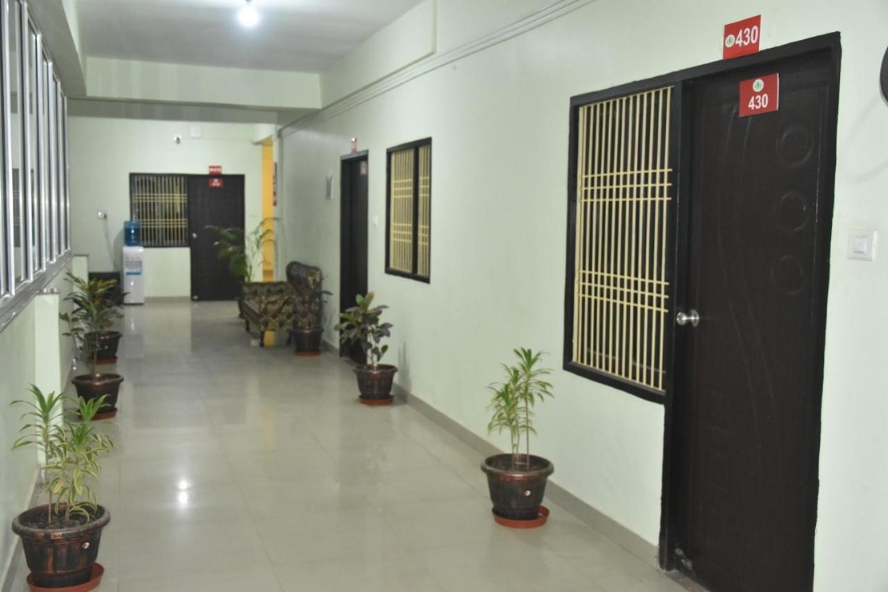 Hotel Yug Residency Varanasi Exterior photo